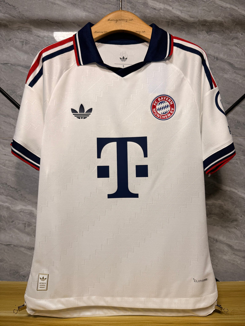 Bayern Munich — Away 26/27