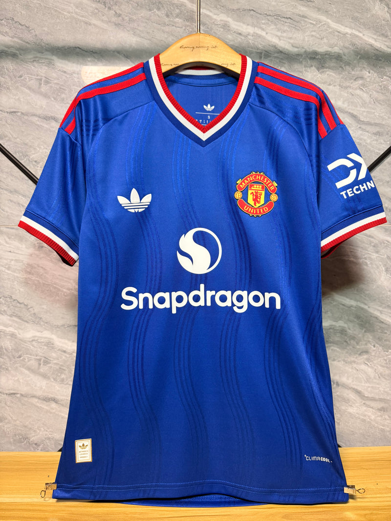Manchester United — Away 26/27